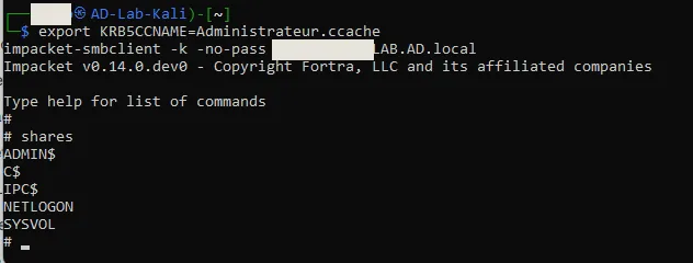 Terminal Kali : export KRB5CCNAME, impacket-smbclient en Kerberos sans mot de passe, puis commande shares listant ADMIN$, C$, IPC$, NETLOGON et SYSVOL ; identifiant utilisateur et nom d'hôte masqués.