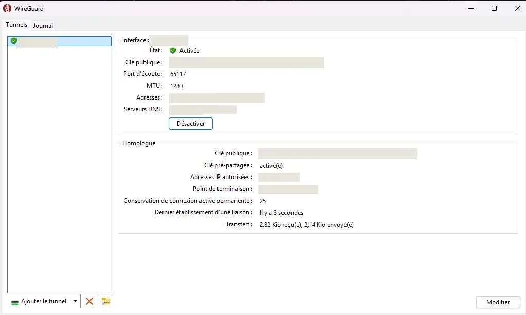 Client WireGuard Windows : interface activée, MTU 1280, DNS internes, homologue avec clé pré-partagée, adresses autorisées limitées au réseau interne et dernier établissement de liaison il y a 3 secondes ; nom du tunnel, clés publiques et point de terminaison masqués.